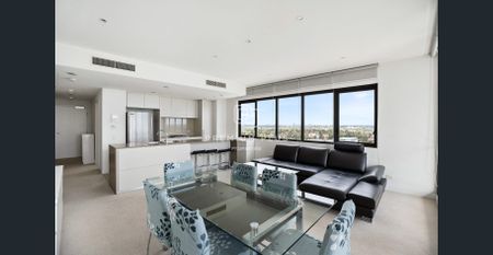 FURNISHED w/ Panoramic Water views - Pinnacle Rhodes close to Shopping Centre & Train Station - Photo 4