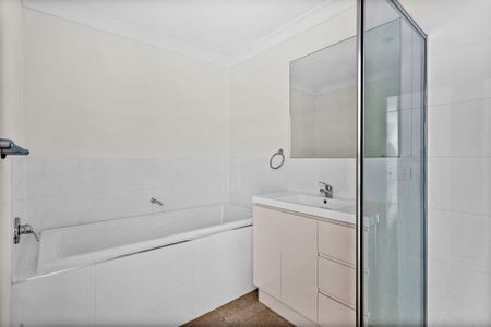 1/75 Parkes Road, - Photo 4