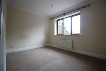 2 bedroom terraced house to rent - Photo 2