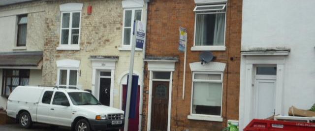 2 bedroom terraced house to rent - Photo 1