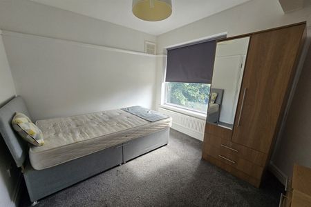 Broadgate, Beeston, NG9 2FU - Photo 3