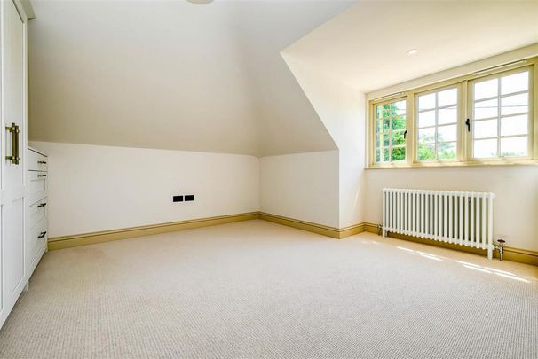4 bedroom detached house to rent - Photo 1