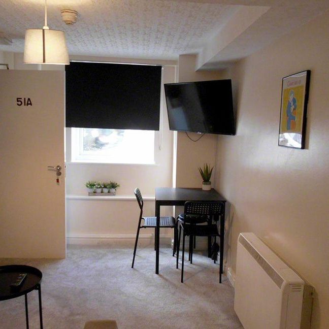 Studio to rent - Photo 1