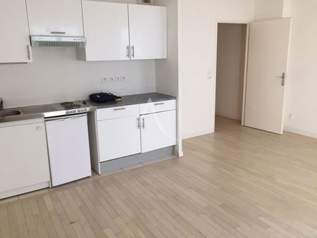 Location Appartement 1 pièce 30m² - Photo 5