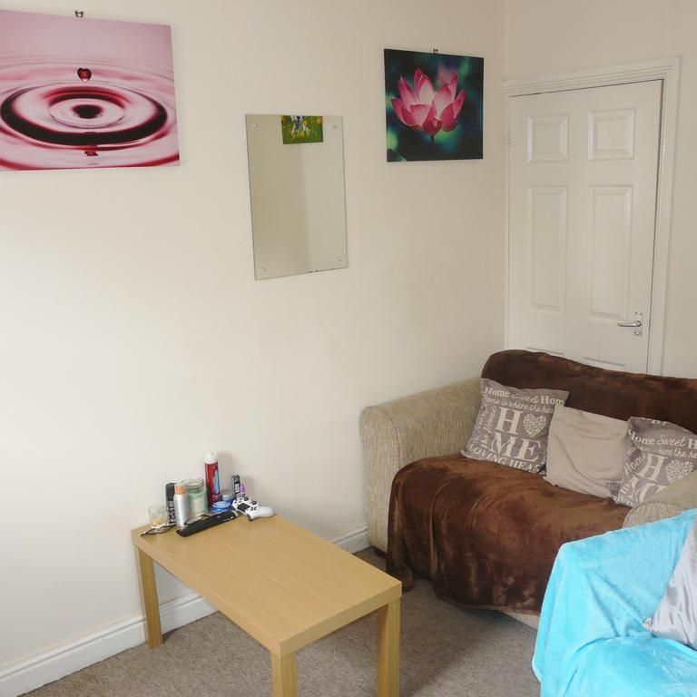 1 bedroom semi-detached house to rent - Photo 1