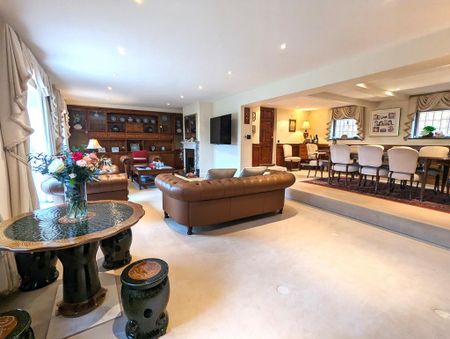 5 bedroom detached house to rent - Photo 2