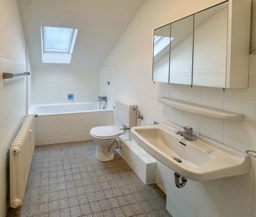 Großzügiges 1-Zimmer-Apartment im charmanten Dachgeschoss - Photo 1