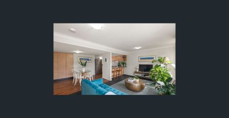 3-Bedroom Townhouse with Balcony & Courtyard – Sherwood - Photo 3