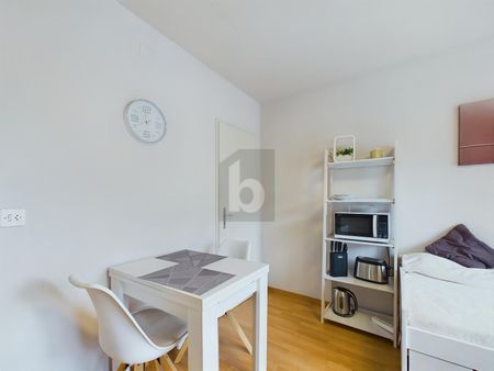 A PETIT BIJOU WITH A MAGNIFICENT VIEW - Foto 3