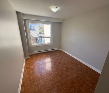 For Lease - 341 Lakeshore Road Unit# 2, Oakville, Ontario - Photo 3