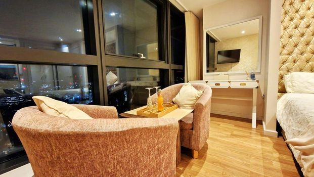 Studio to rent - Photo 1