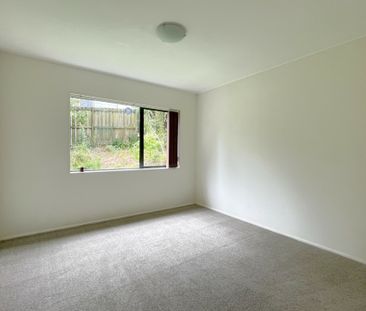 3 BEDROOM - BRICK AND TILE - PRIVATE ROAD - GARAGE - Photo 4