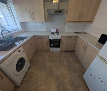 3 bedroom terraced house to rent - Photo 6