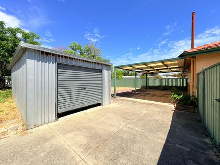 Charming 3-Bedroom Rental House in Peaceful Langford Neighborhood - Photo 4