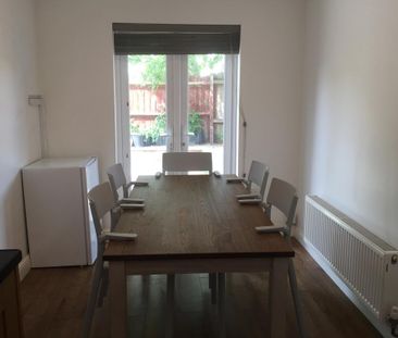 4 bedroom terraced house to rent - Photo 4