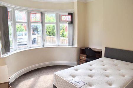 5 bedroom semi-detached house to rent - Photo 3