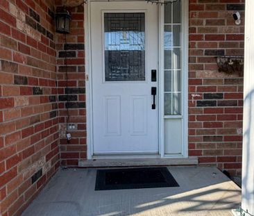 For Lease - 528 VIRGINIA CREEPER Street, Waterloo, Ontario - Photo 3