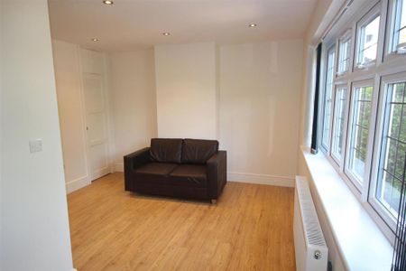 2 bedroom semi-detached house to rent - Photo 2