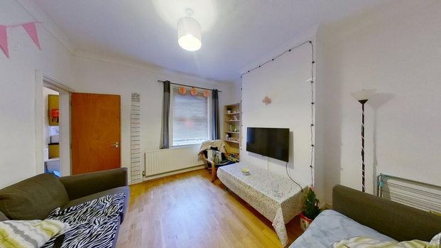 4 bedroom terraced house to rent - Photo 1