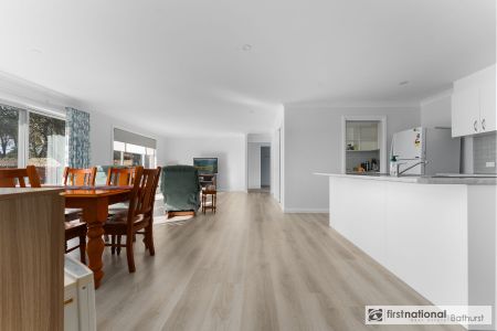 Modern Living with Space, Comfort & Style - Photo 3
