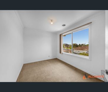 1/27 Northern Crescent, Craigieburn, Vic 3064 - Photo 2
