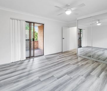 FULLY RENOVATED 3 BEDROOM APARTMENT LOCATED IN THE HEART OF WESTMEAD - Photo 5