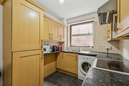 2 bedroom flat to rent - Photo 4