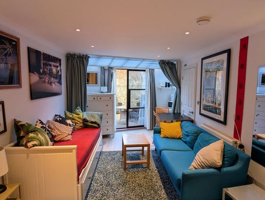 Studio Flat, Brenthouse Road, E9 - Photo 1