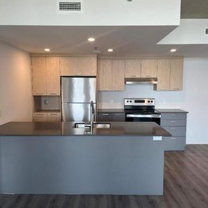 2 CH - 1 SDB - Terrebonne - $2,180 /mo - Photo 2