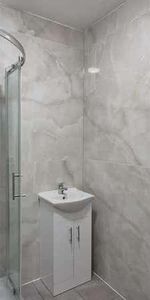 High Street, Cranford, TW5 - Photo 4