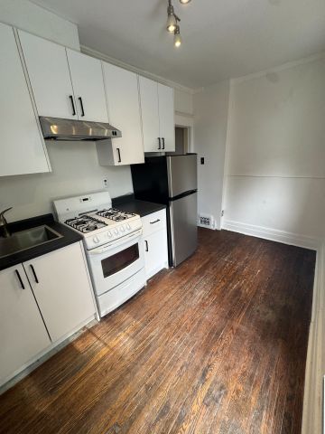 For Lease - 920 Woodbine Avenue, Toronto, Ontario - Photo 2