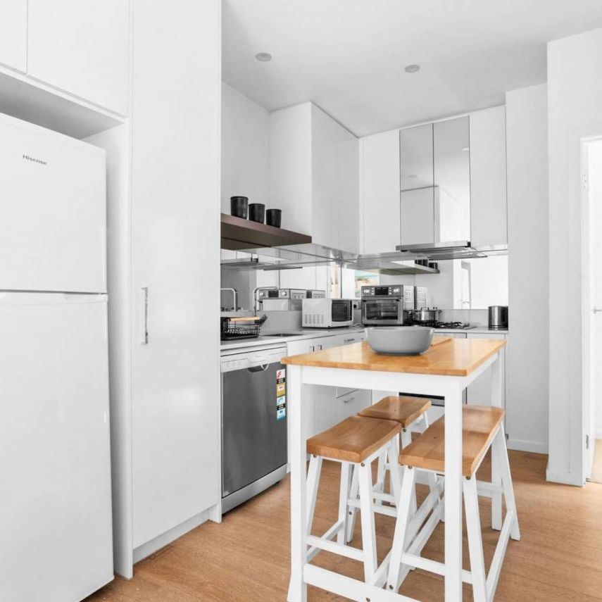 FULLY FURNISHED | UTILITIES INCLUDED | 6 MONTH LEASE - Photo 1