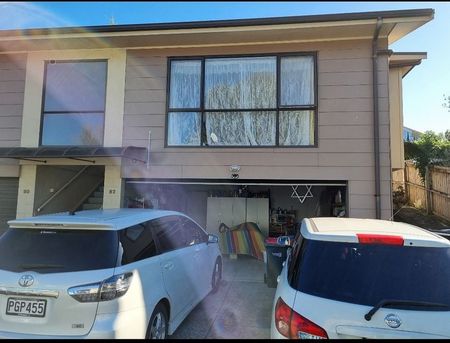 Charming 3BR Home in Papatoetoe - Photo 4