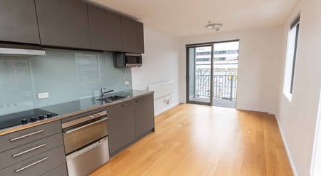 Modern 1 Bedroom Apartment - Photo 3