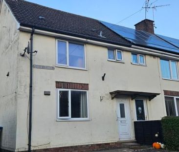 3 bedroom semi-detached to let - Photo 6