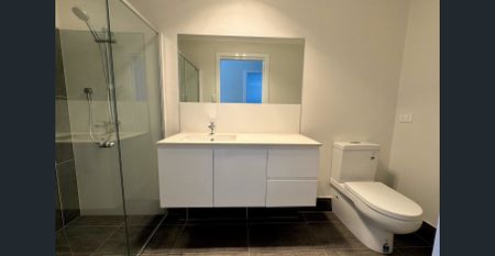 Light-Filled Modern Home Designed for Easy Living - Photo 5