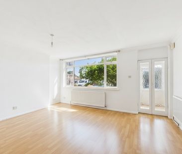 3 bedroom House in Gordon Road, Berkshire - Photo 1