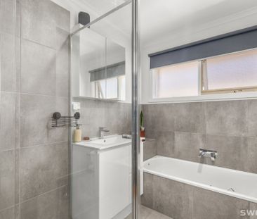 Cosy and neat three bedroom house in quiet and convenient location - Photo 3