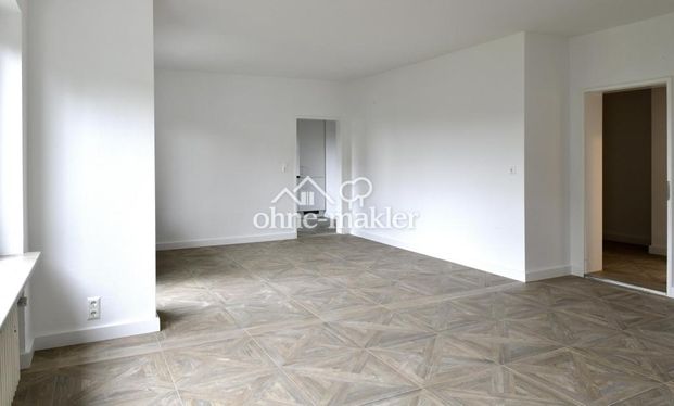 Großzügige, helle 3-Zimmer Erdgeschosswohnung mit Rundumblick ins Grüne - Photo 1