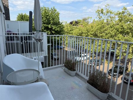 Appartement met 2 slaapkamers, terras en staanplaats - Photo 5