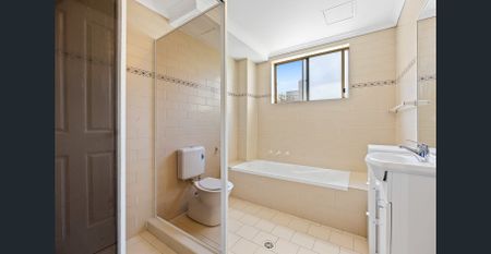 Perfectly Positioned Two Bedroom Apartment - Photo 4