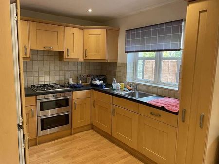 Farriers Court, Witney, OX28 - Photo 5