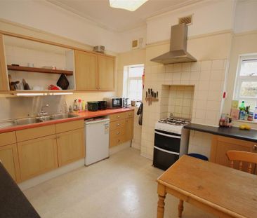 1 bedroom in a house share to rent - Photo 6