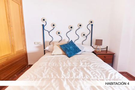 Calle Marqués del Nervión, Sevilla, Andalusia 41005 - Photo 2