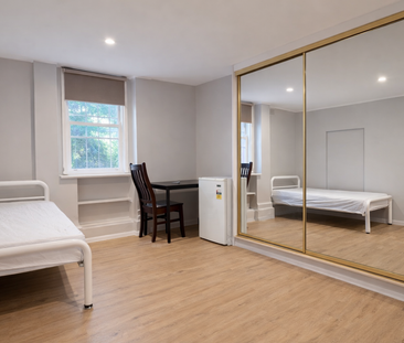 FURNISHED ROOM IN BOARDING HOUSE - Photo 4