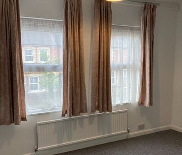 3 Bed Terraced House, Prince Of Wales Avenue, RG30 - Photo 1