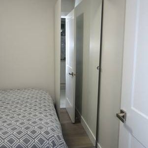 Fully Furnished 1 Bedroom Bsmt Suite Near Nanaimo Skytrain- Short term - Photo 3