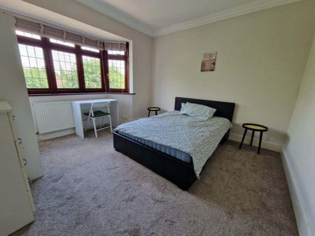 5 bedroom flat share to rent - Photo 2