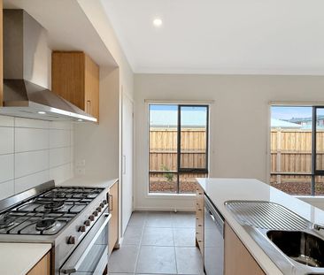 🏡 Brand New 4-Bedroom House in Eynesbury - Photo 6