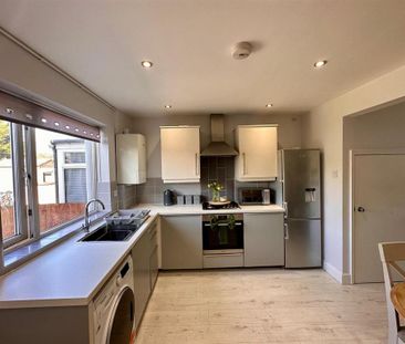 2 bedroom terraced house to rent - Photo 4